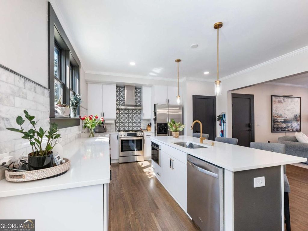 Photo of 88 Peachtree Memorial Drive NW #88, Atlanta, GA 30309 (MLS # 10703983)