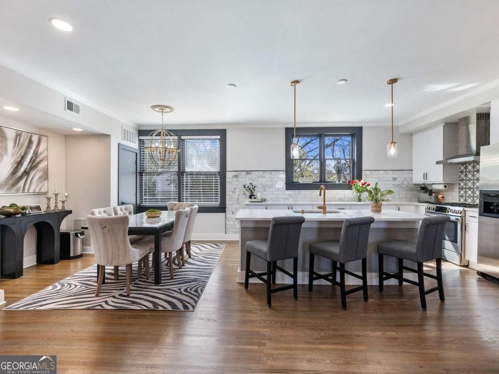 Photo of 88 Peachtree Memorial Drive NW #88, Atlanta, GA 30309 (MLS # 10703983)