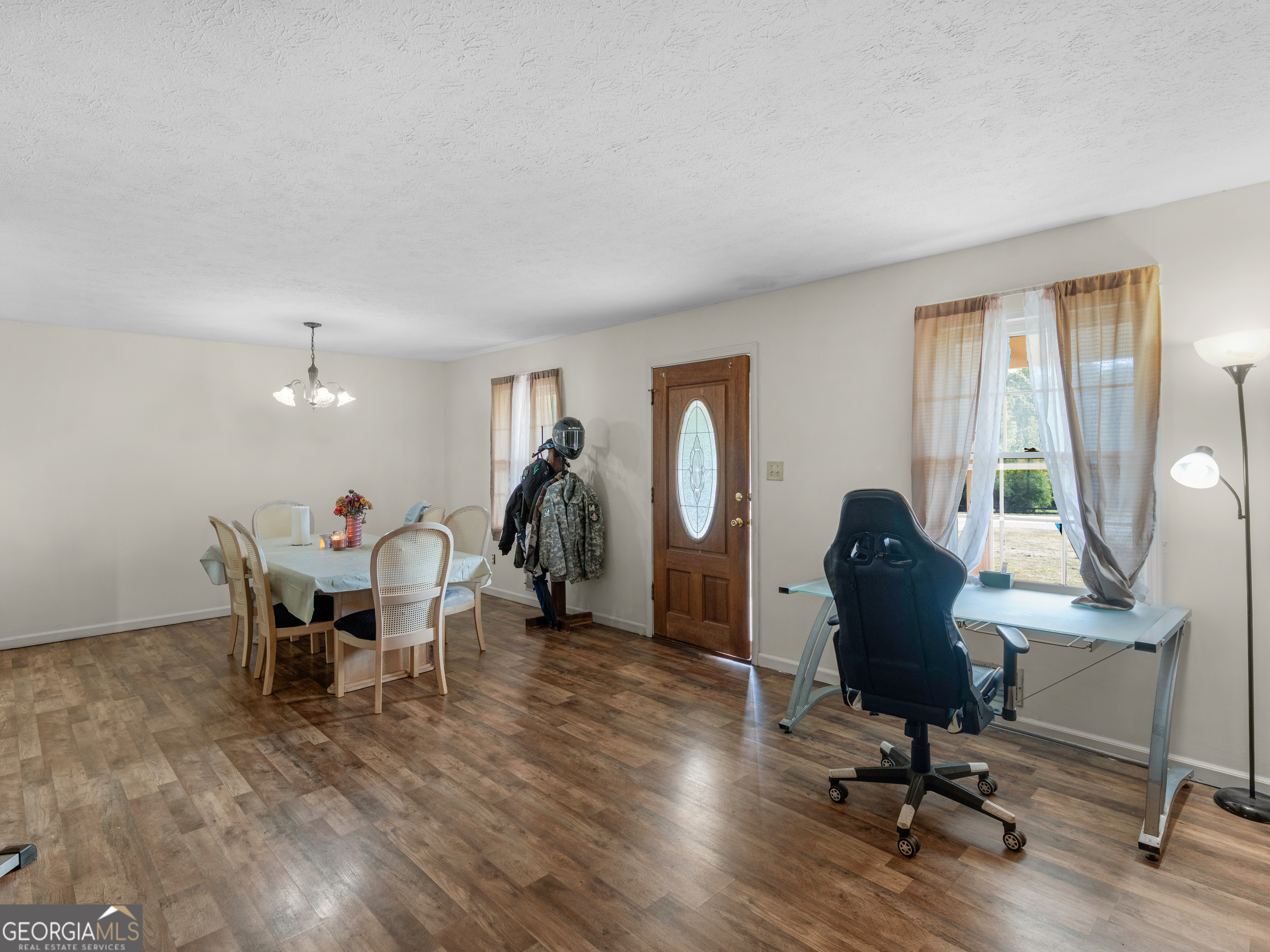 121 Rosser RD