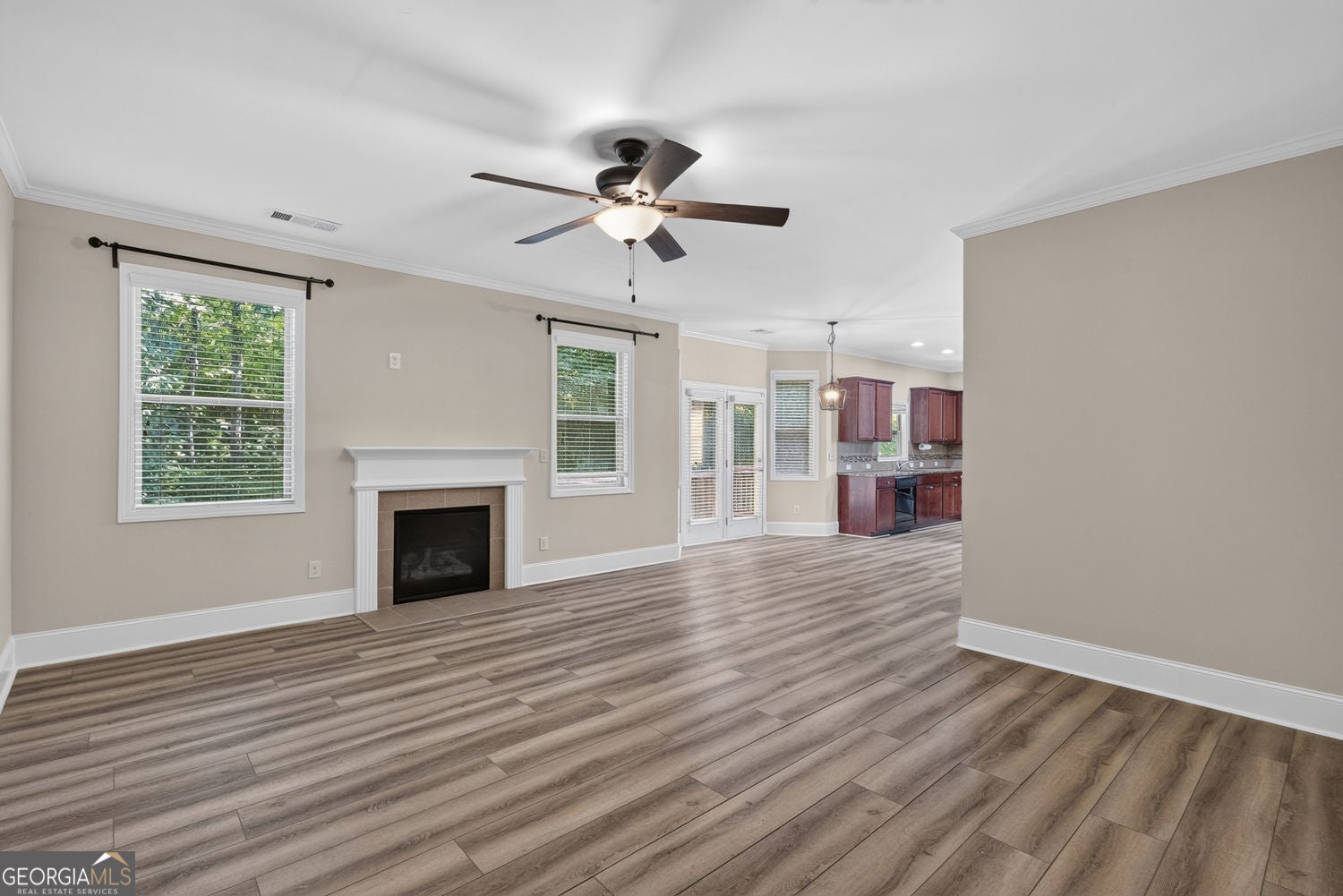 650 Collingsworth LN
