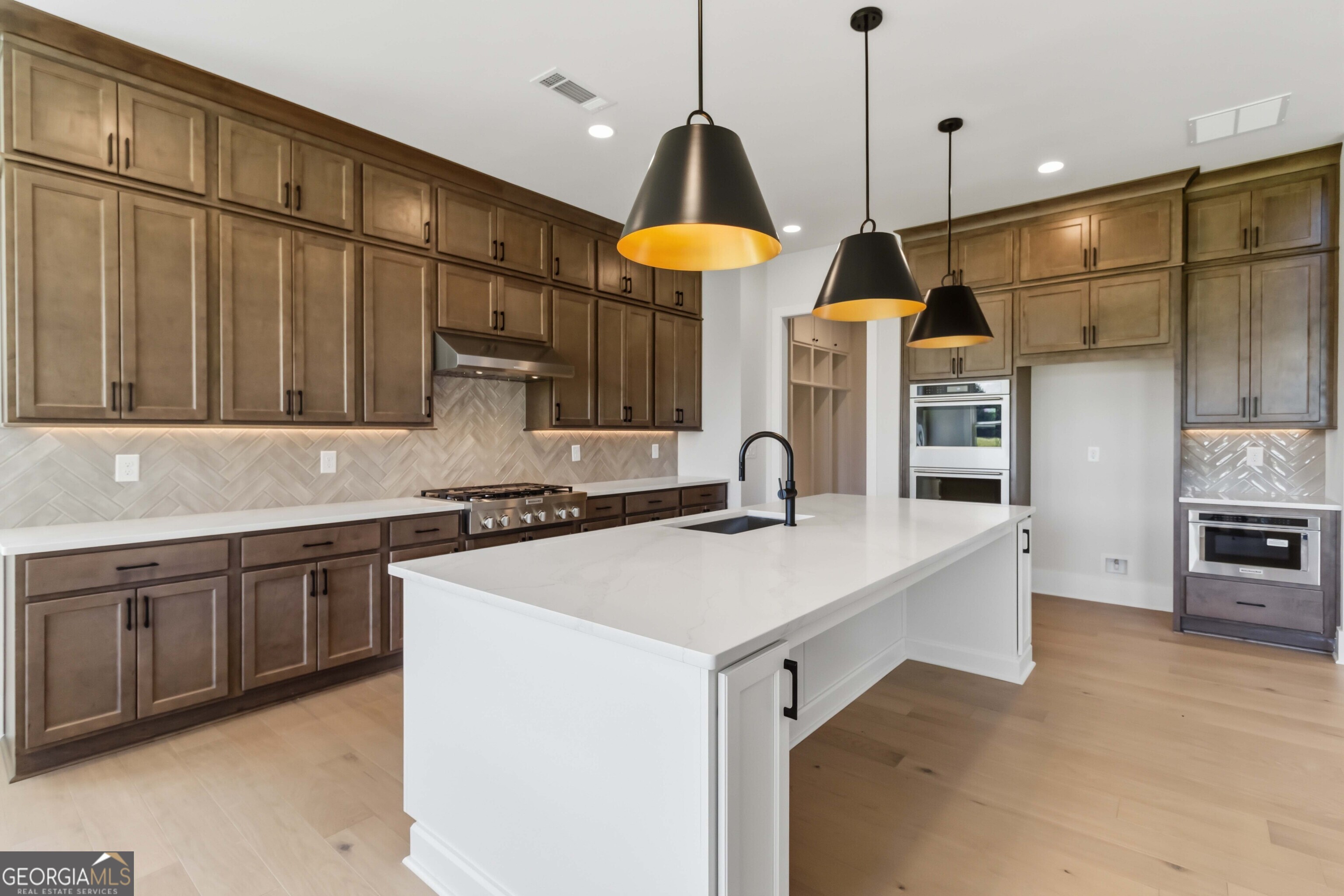 3090 Waterfront Circle