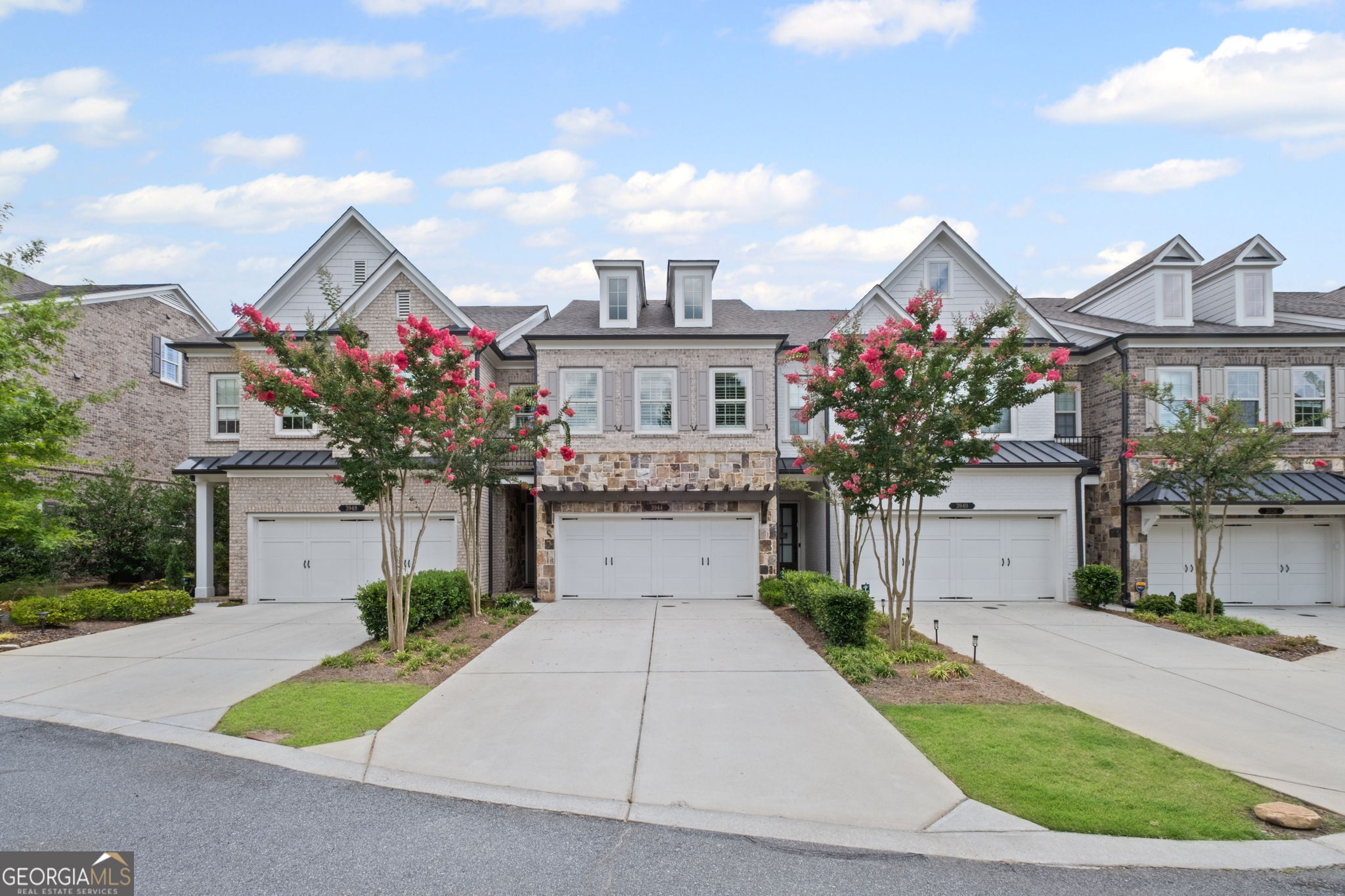 3944 Cliffmont CIR