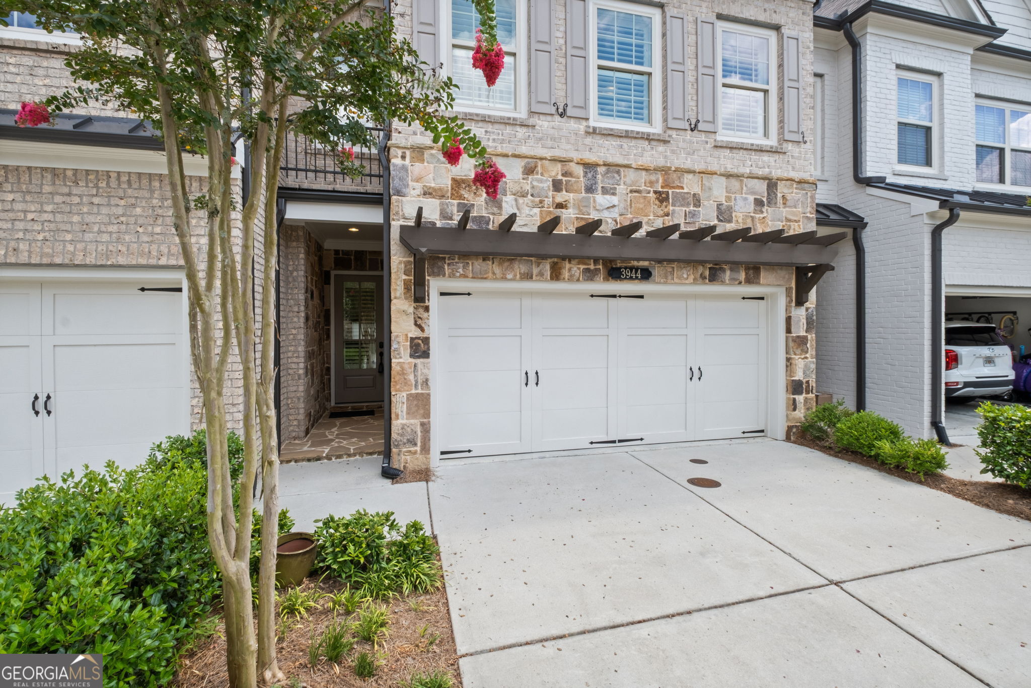 3944 Cliffmont CIR
