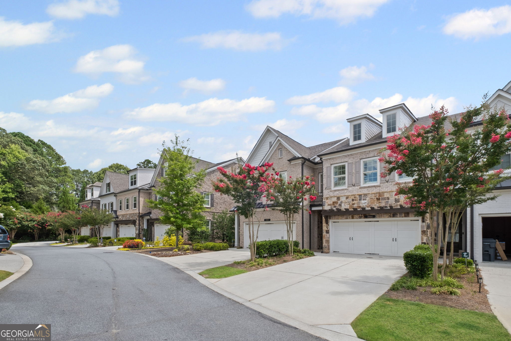3944 Cliffmont CIR