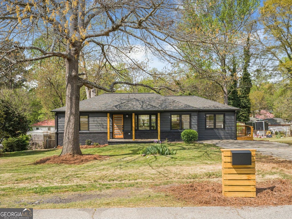 Photo of 960 Pine Forest Drive SW, Mableton, GA 30126 (MLS # 10836575)