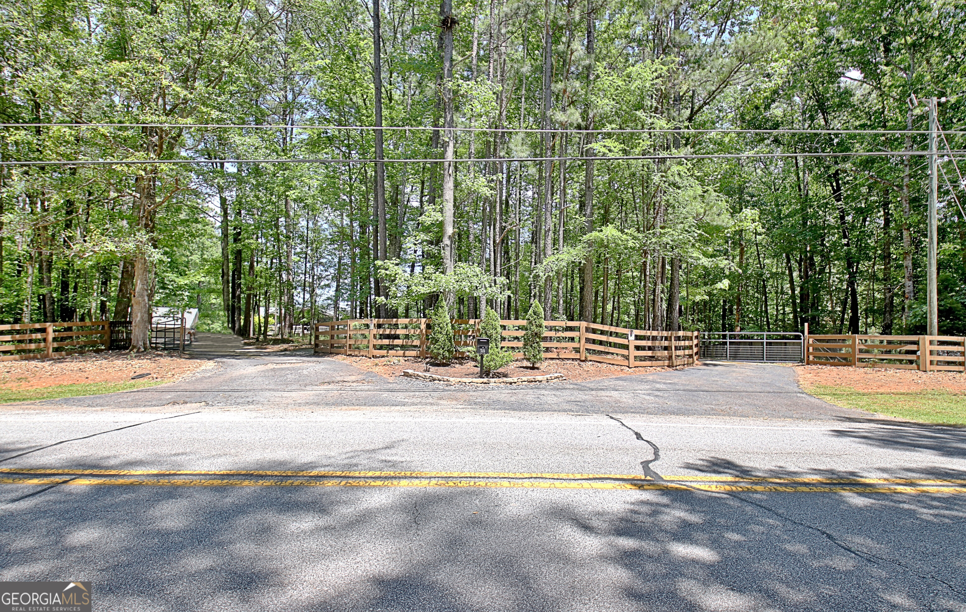 315 Vaughn RD