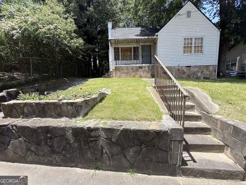 Photo of 200 Chappell Road NW, Atlanta, GA 30314 (MLS # 10786650)