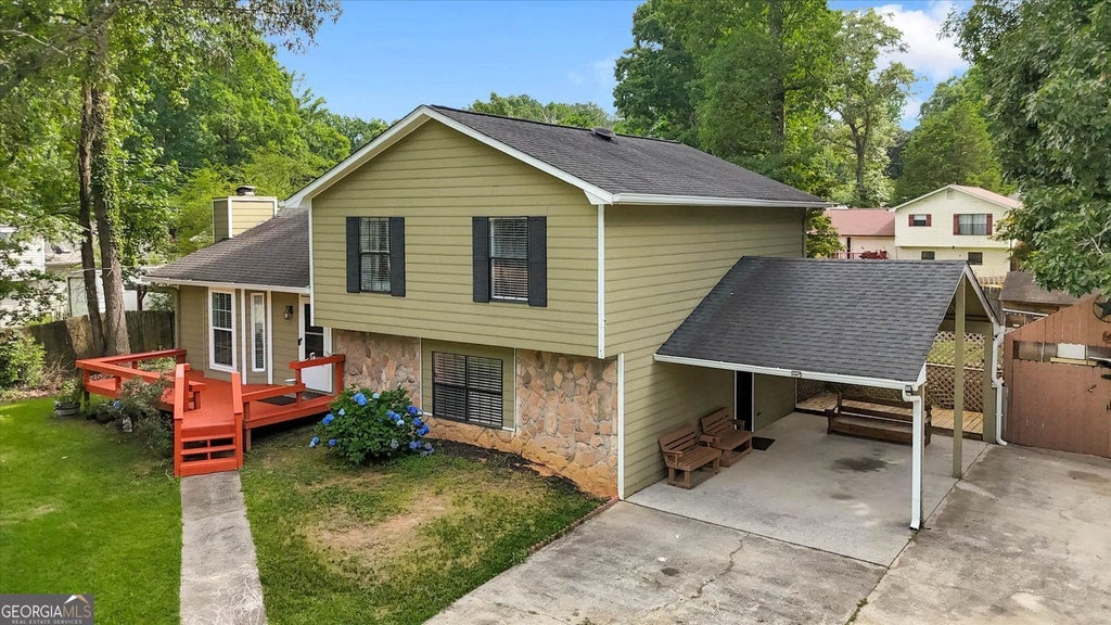 Photo of 270 Amberwood Drive NW, Lawrenceville, GA 30044 (MLS # 10788871)