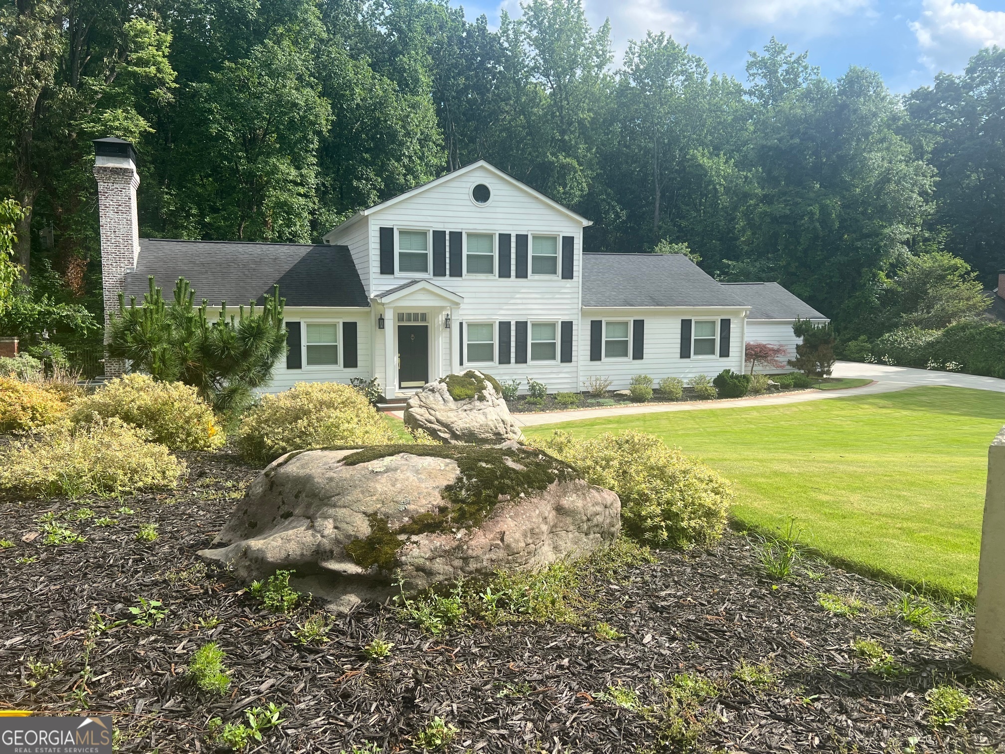 669 Dixon DR