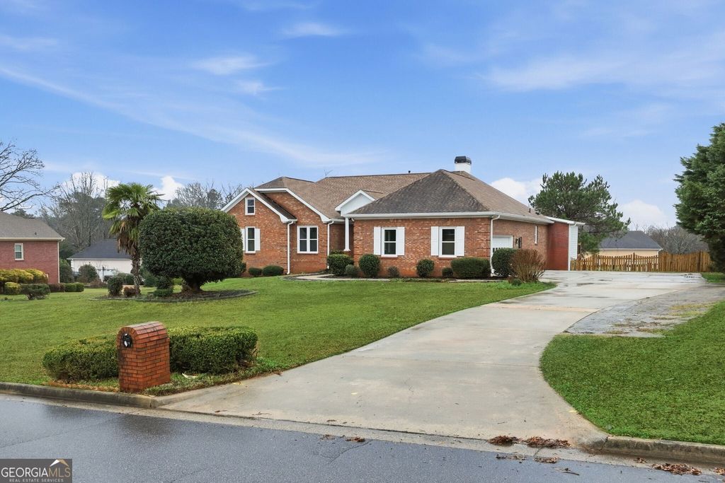 Photo of 2909 Players Drive, Jonesboro, GA 30236 (MLS # 10692356)