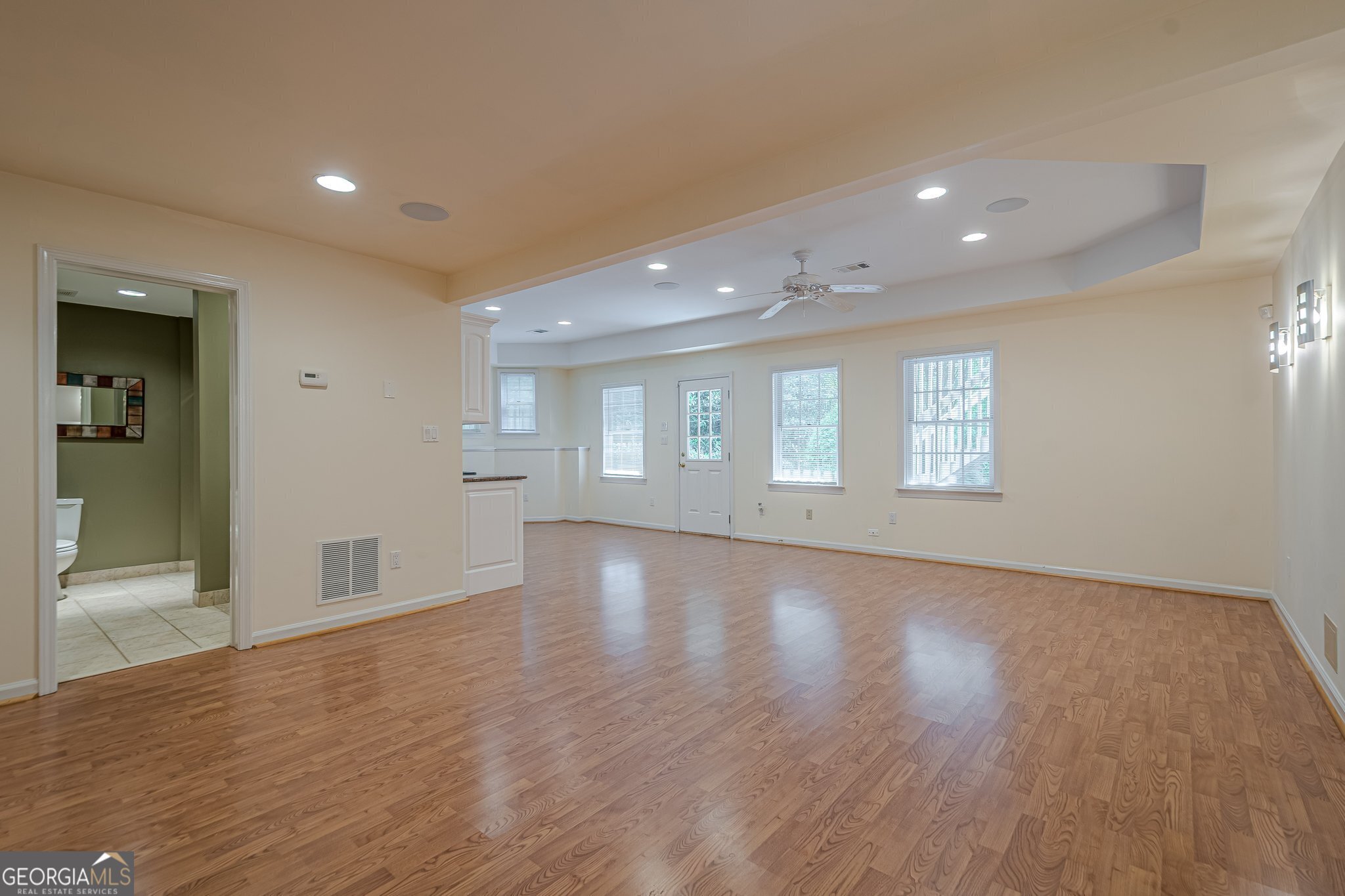 Cumming, Georgia 30040, United States, 4 Bedrooms Bedrooms, ,5 BathroomsBathrooms,Residential,Active,102942