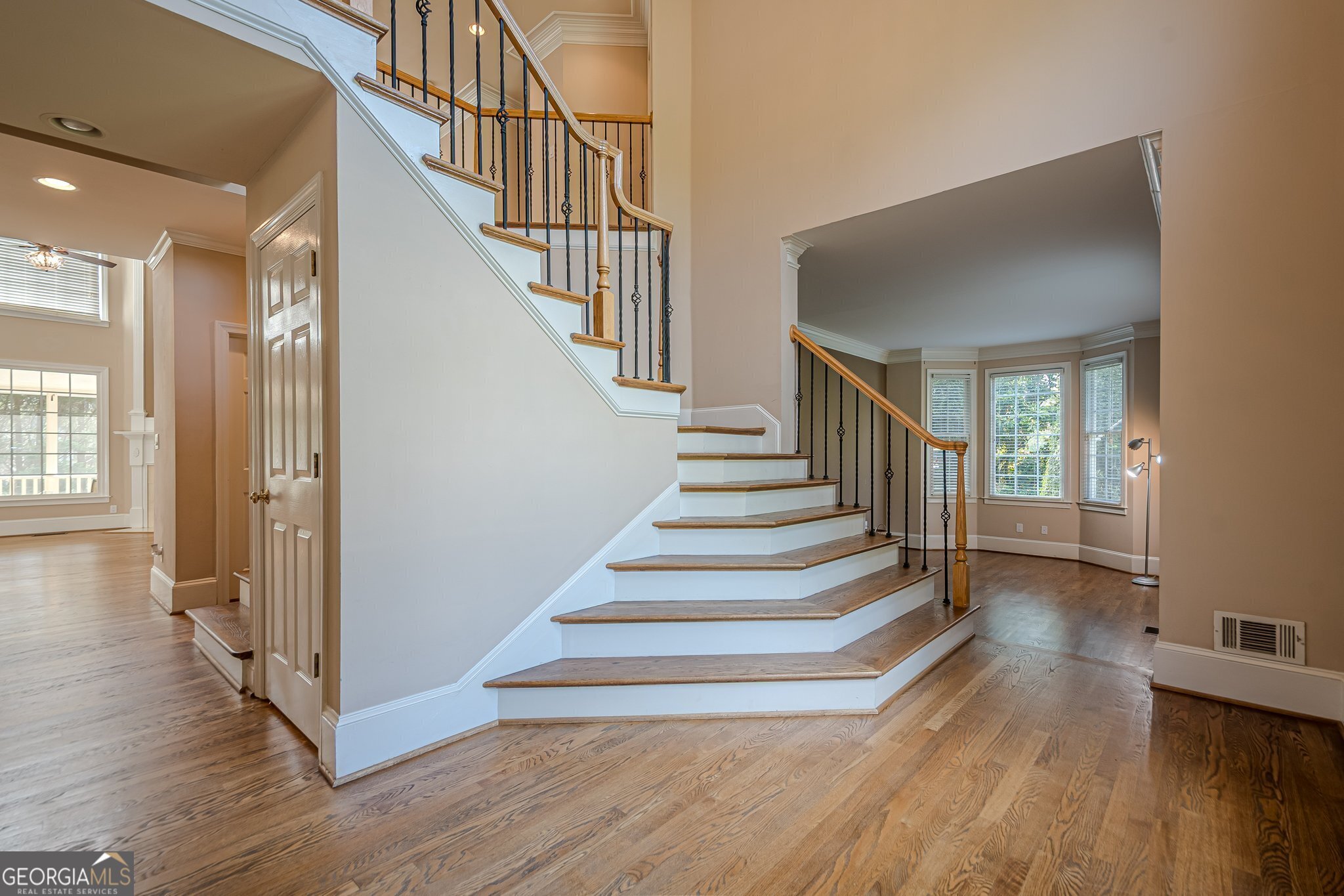 Cumming, Georgia 30040, United States, 4 Bedrooms Bedrooms, ,5 BathroomsBathrooms,Residential,Active,102942