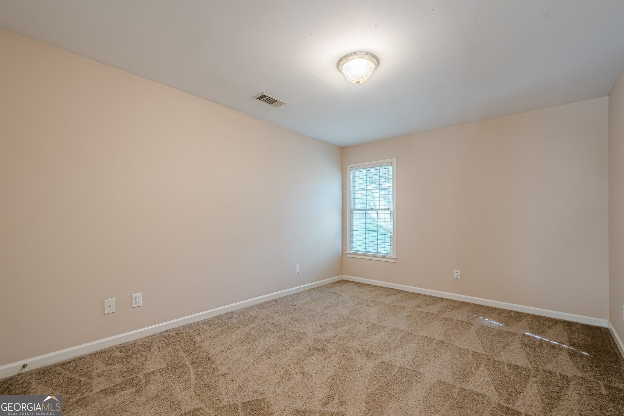 Cumming, Georgia 30040, United States, 4 Bedrooms Bedrooms, ,5 BathroomsBathrooms,Residential,Active,102942