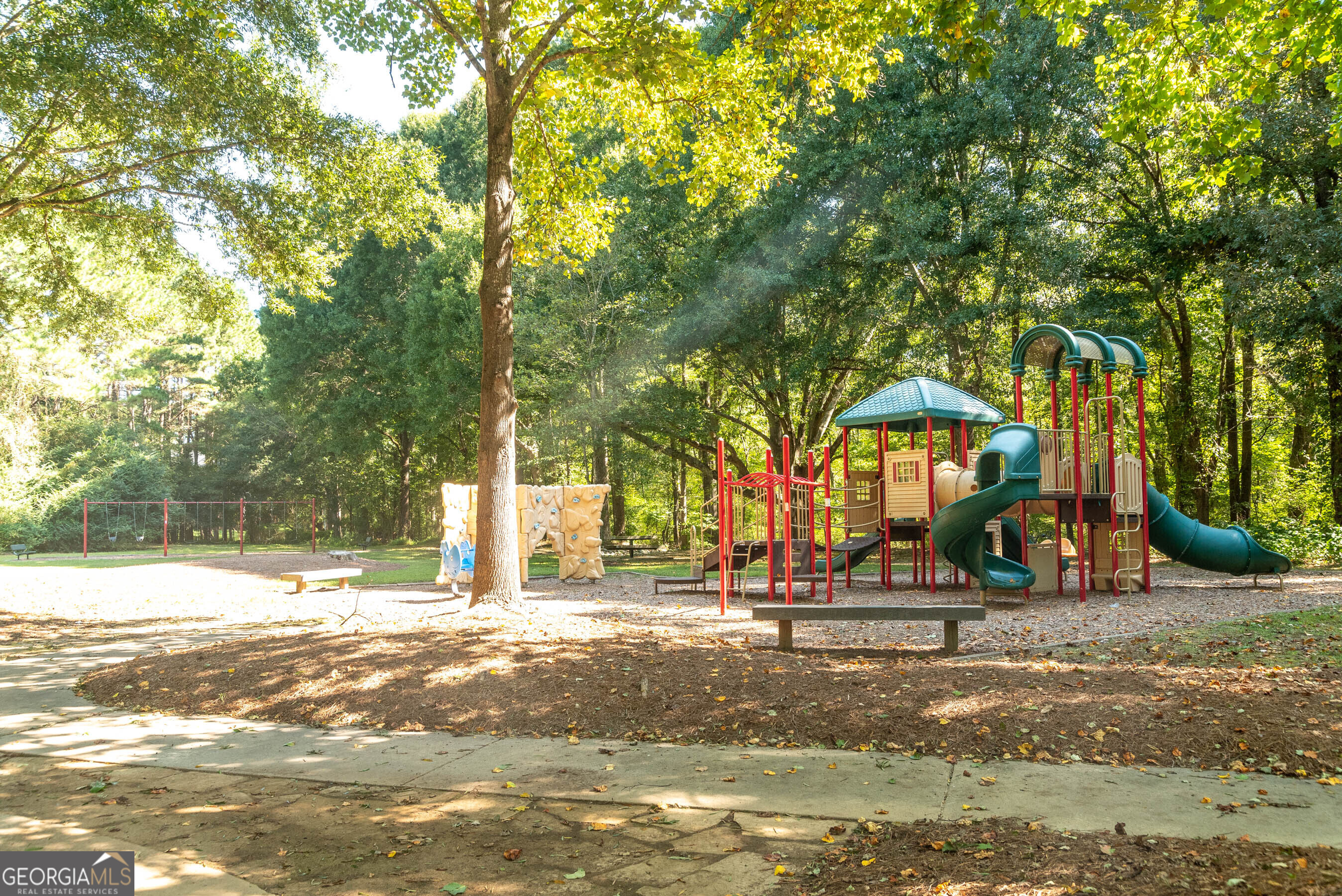 Cumming, Georgia 30040, United States, 4 Bedrooms Bedrooms, ,5 BathroomsBathrooms,Residential,Active,102942