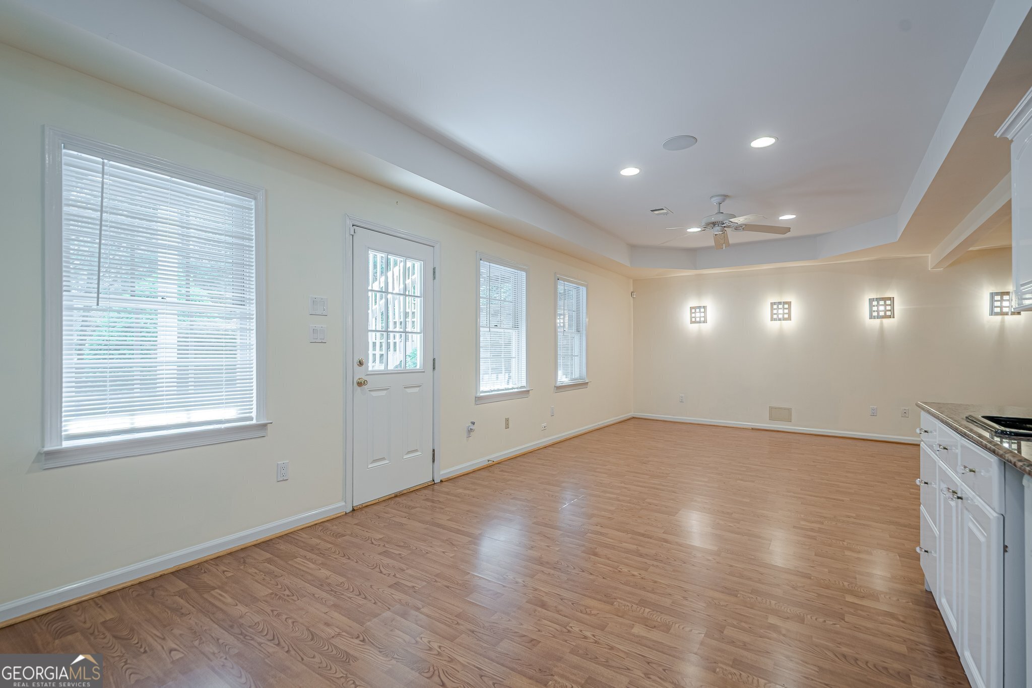 Cumming, Georgia 30040, United States, 4 Bedrooms Bedrooms, ,5 BathroomsBathrooms,Residential,Active,102942