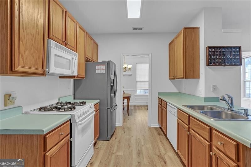 3833 Kirkwood RUN NW
