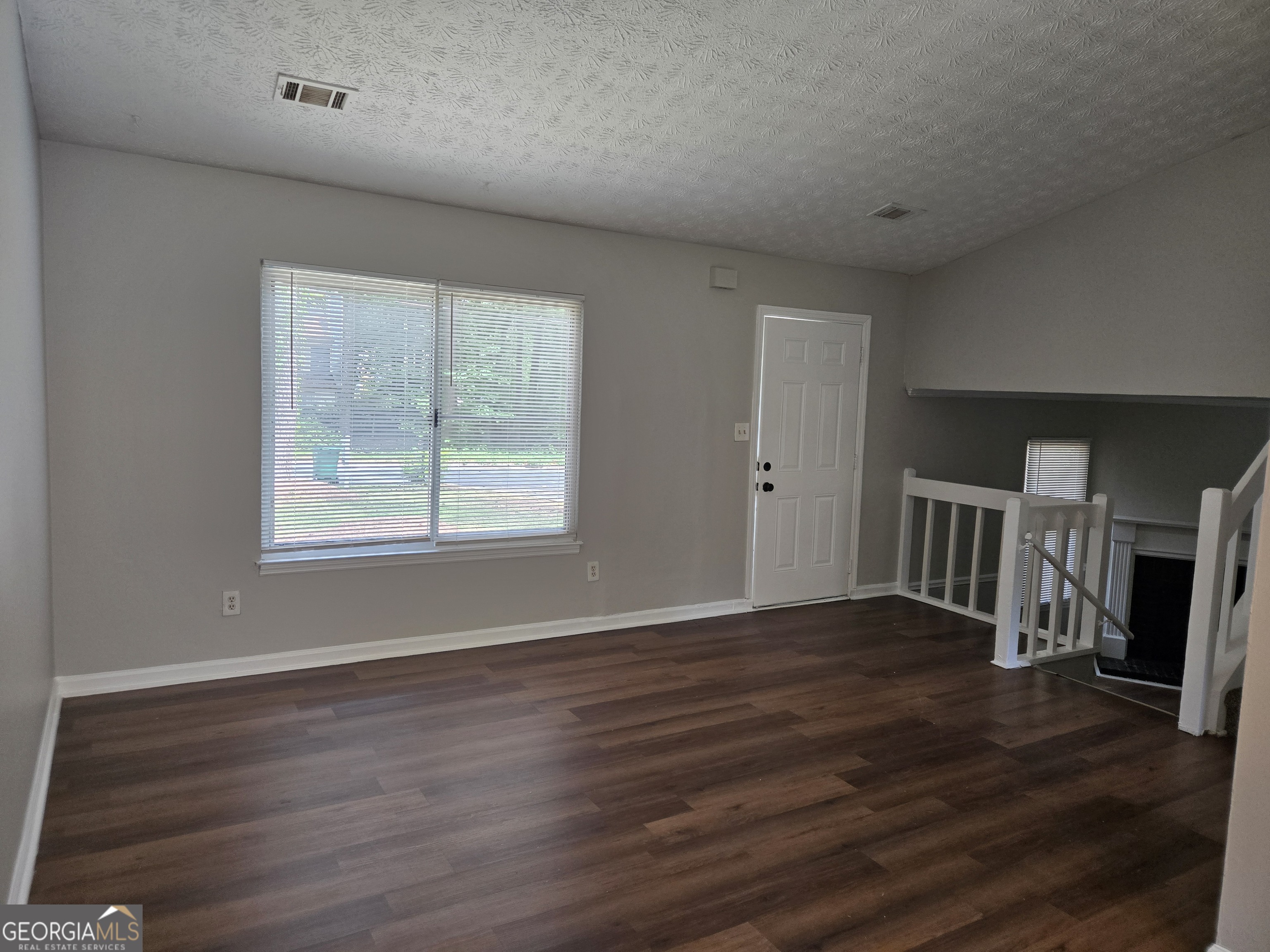 447 Sherwood CIR