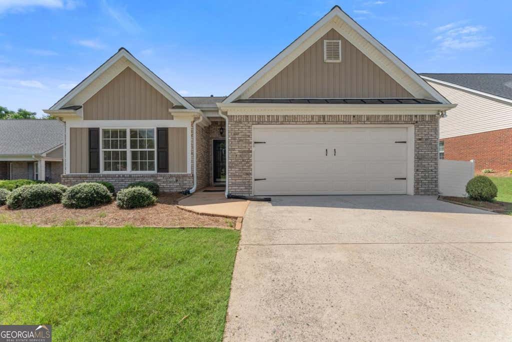 Photo of 316 Lakeview Bend Circle, Jefferson, GA 30549 (MLS # 10789085)