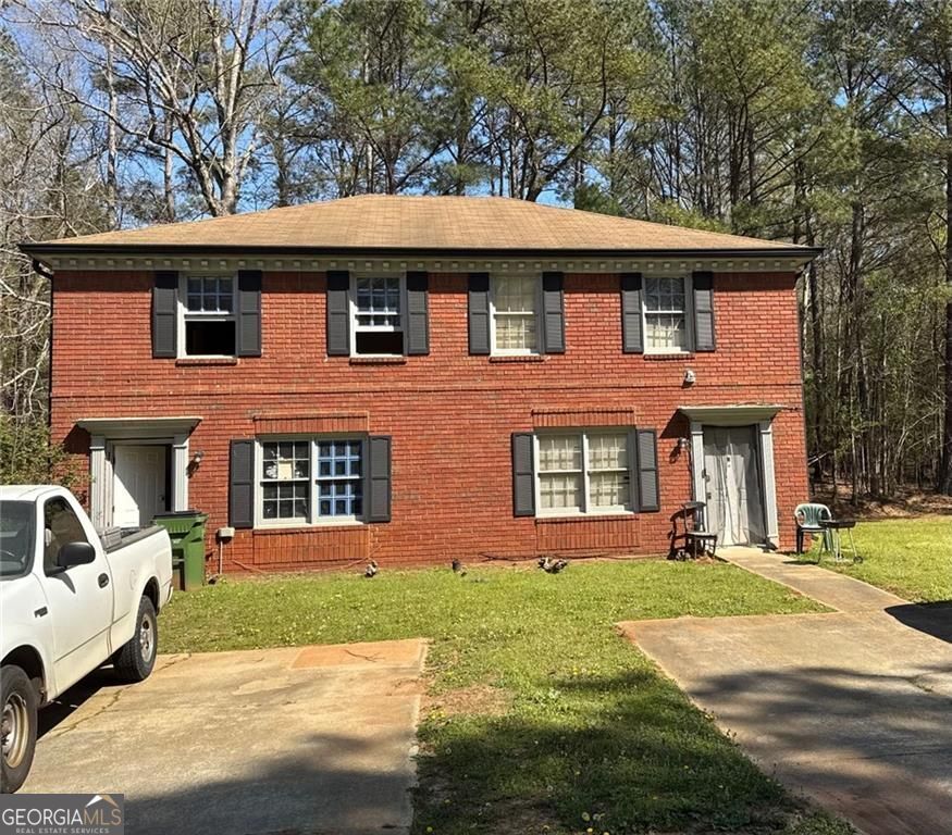 NEWLY RENOVATED 2 STORY HOME FEATURING 2 BEDROOM 1.5 BATHROOM. EAT IN KITCHEN WITH DINING AREA. KITCHEN HAS PLENTY OF CABINET SPACE. LAUNDRY ROOM FOR YOUR CONVENIENCE. SURPRISE!!! THERE'S A BONUS ROOM THAT YOU CAN USE FOR SLEEPING AREA, OFFICE OR WHAT EVER YOU WANT. A MUST SEE.