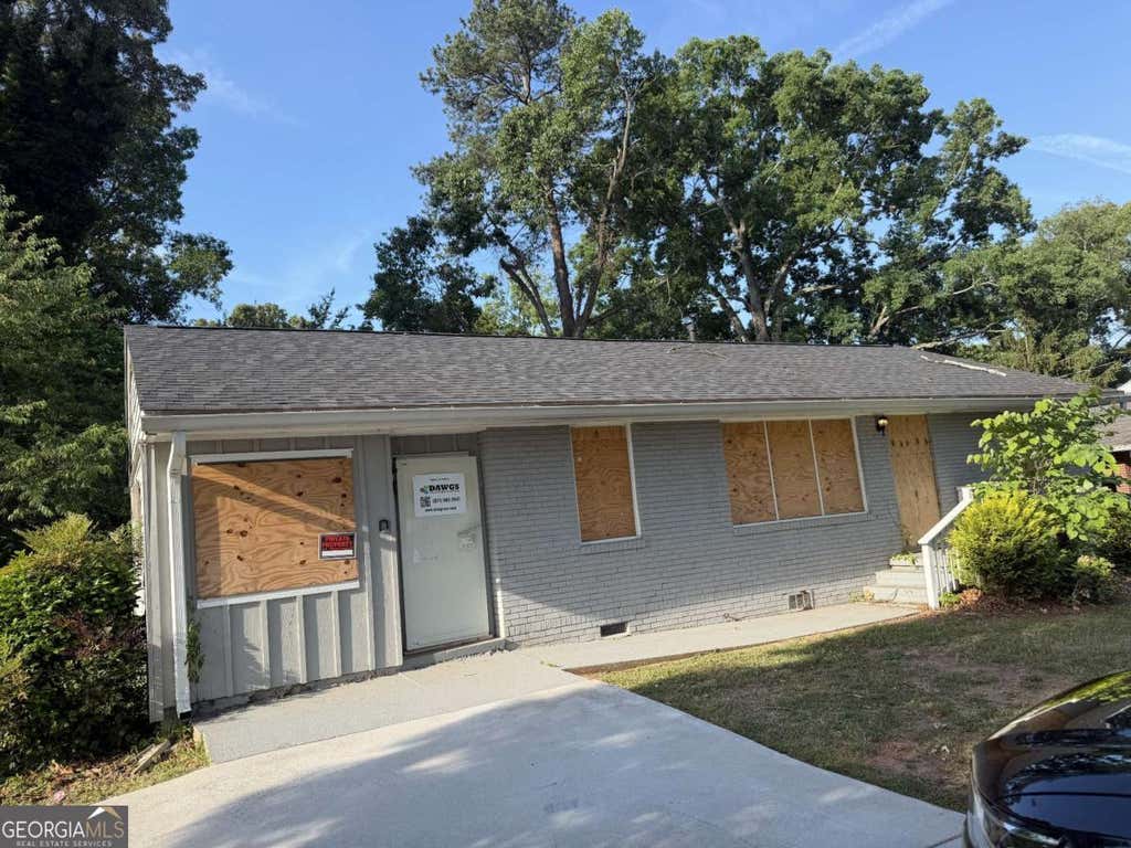 Photo of 4881 Glenwood Road, Decatur, GA 30035 (MLS # 10788088)
