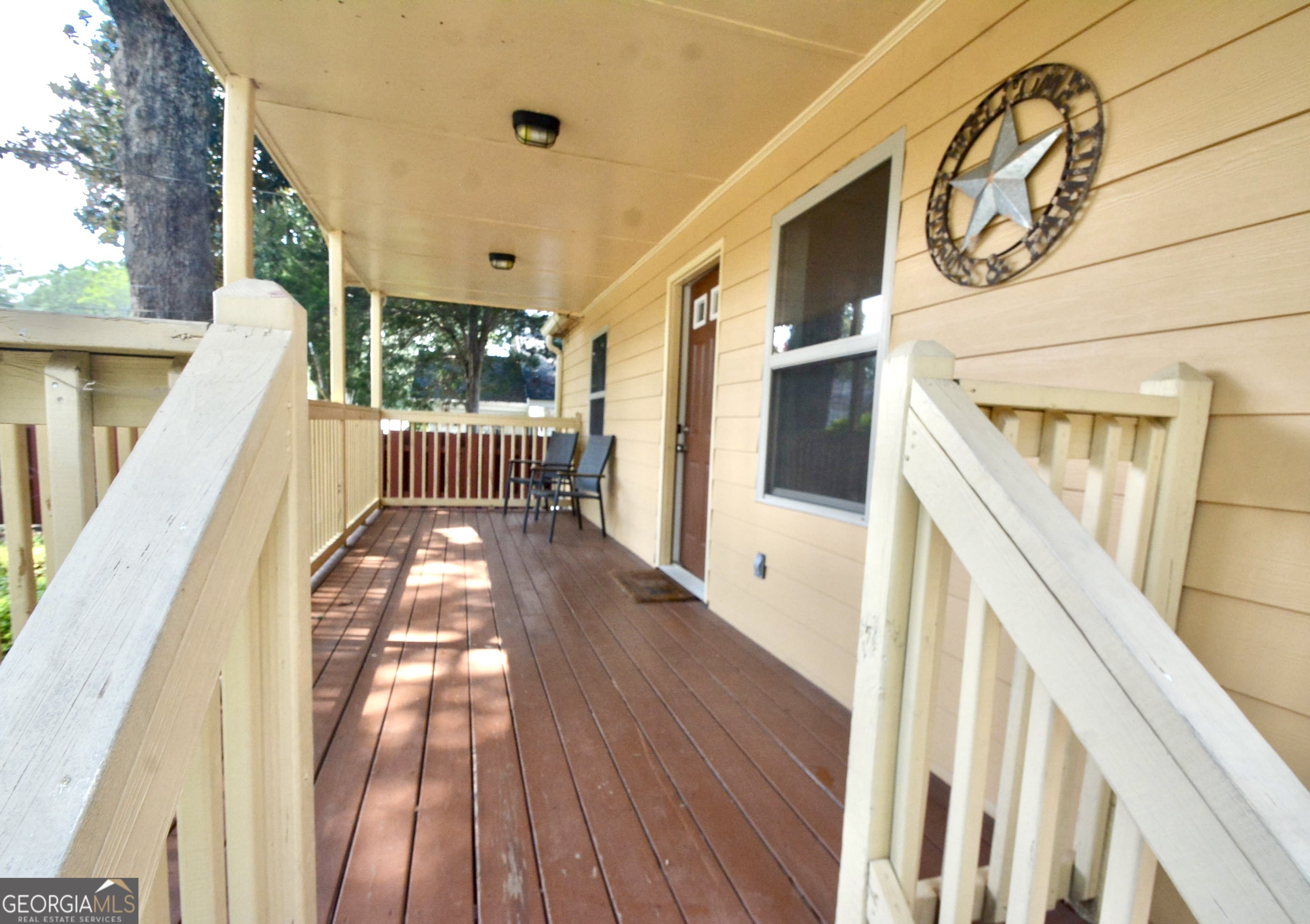 1385 Elizabeth LN