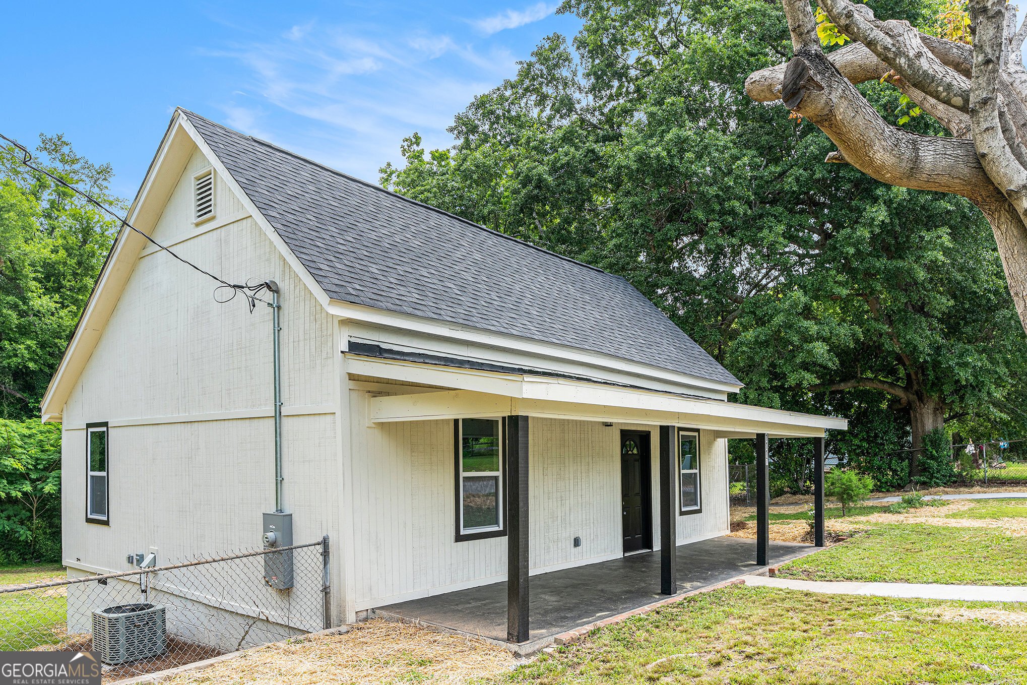 1117 Lake AVE