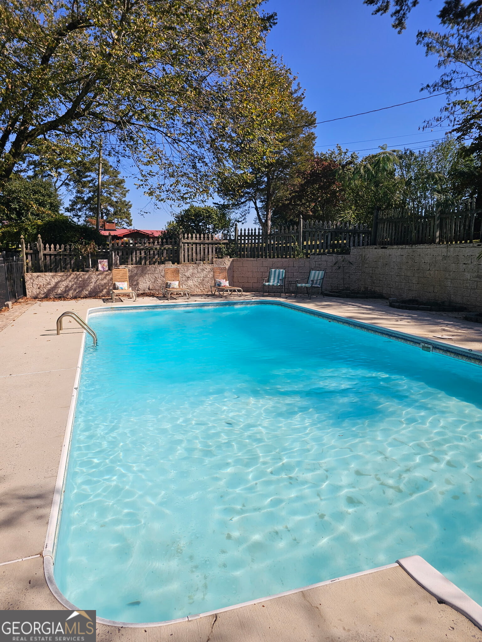 2111 Meadow Island RD