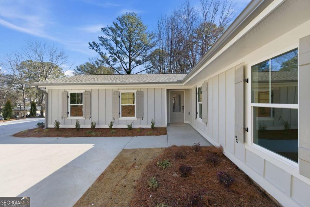Photo of 719 Helen Street NW, Marietta, GA 30064 (MLS # 10681479)