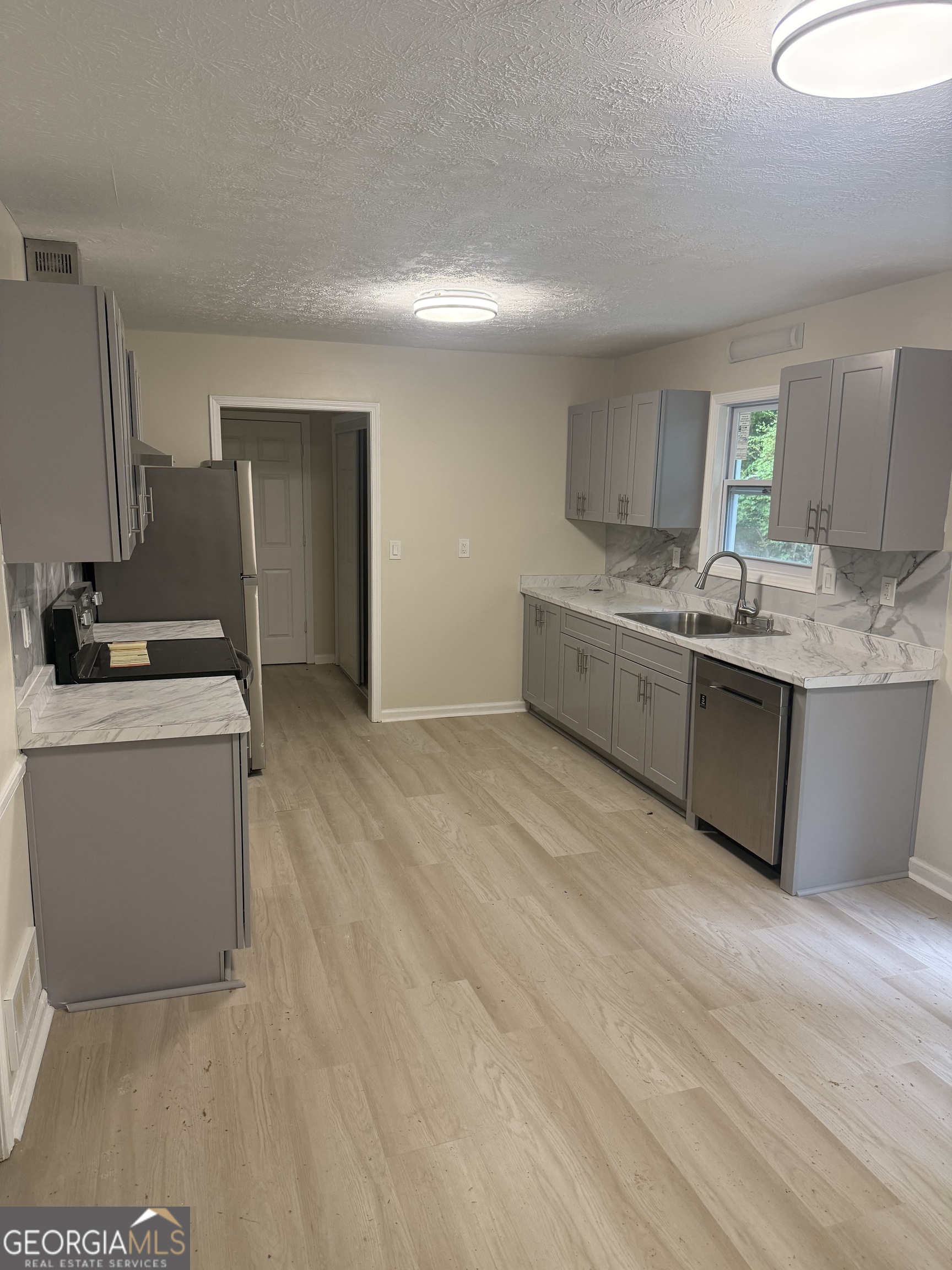 18 Regal WAY