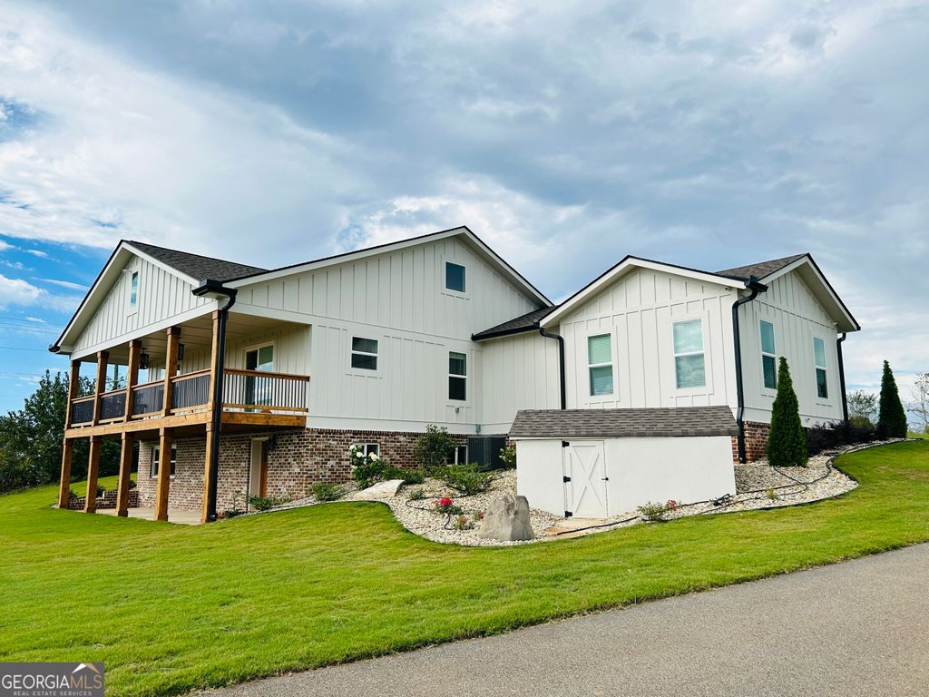 Photo of 425 Smokey Road, Newnan, GA 30263 (MLS # 10690558)