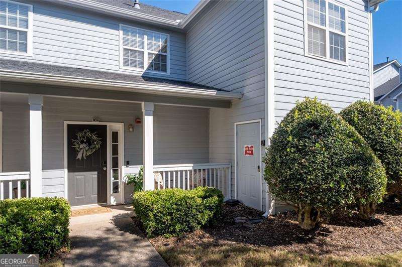 1303 Vinings Forest LN SE