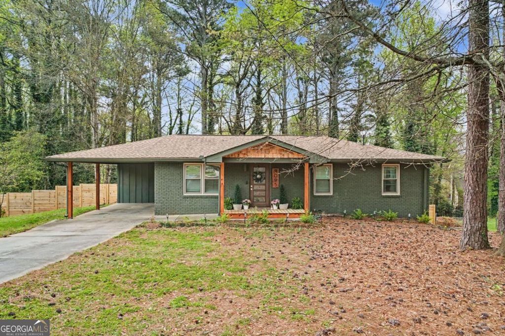 Photo of 2095 Dobbins Drive NW, Kennesaw, GA 30144 (MLS # 10724103)