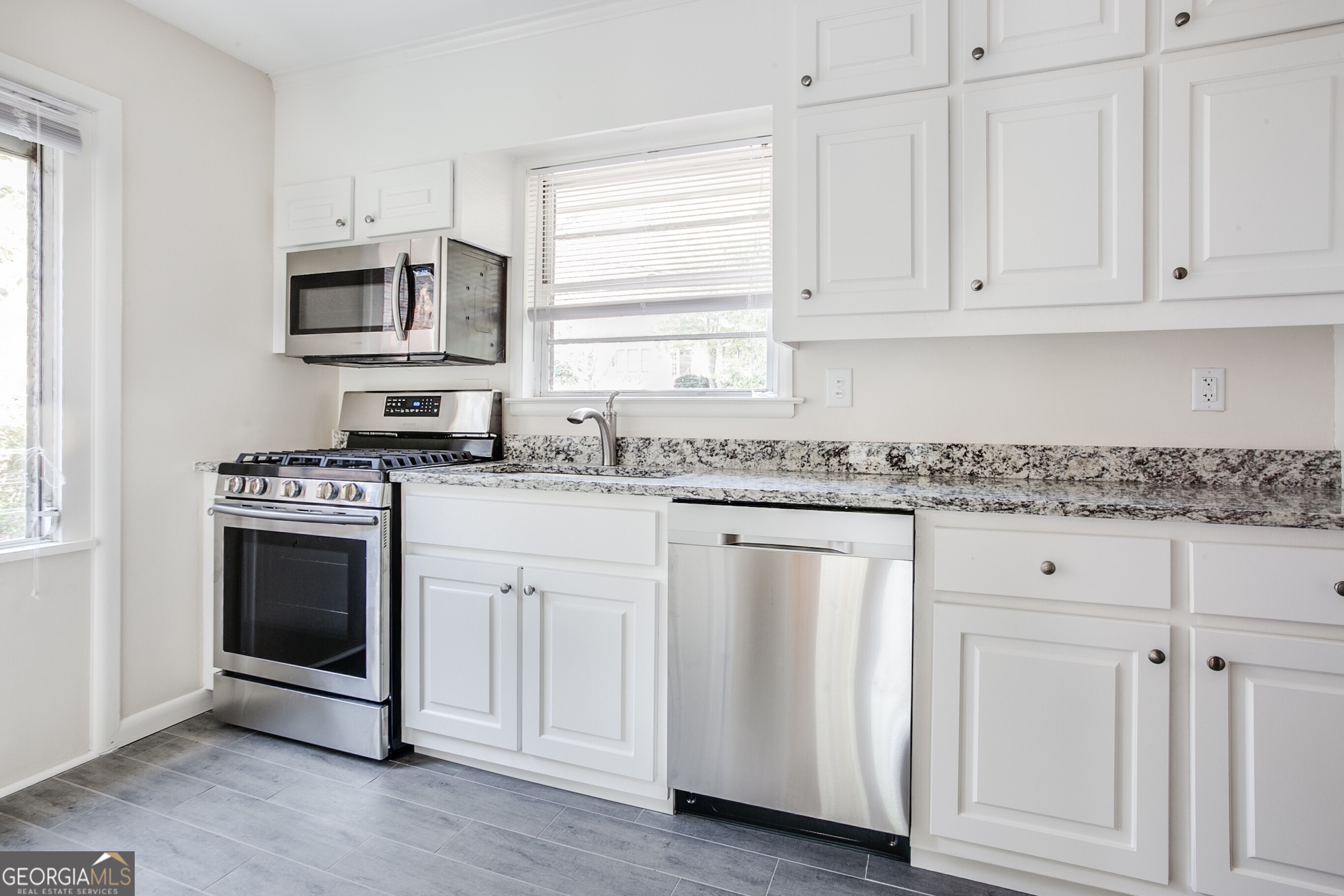 1655 Ridgewood DR NE