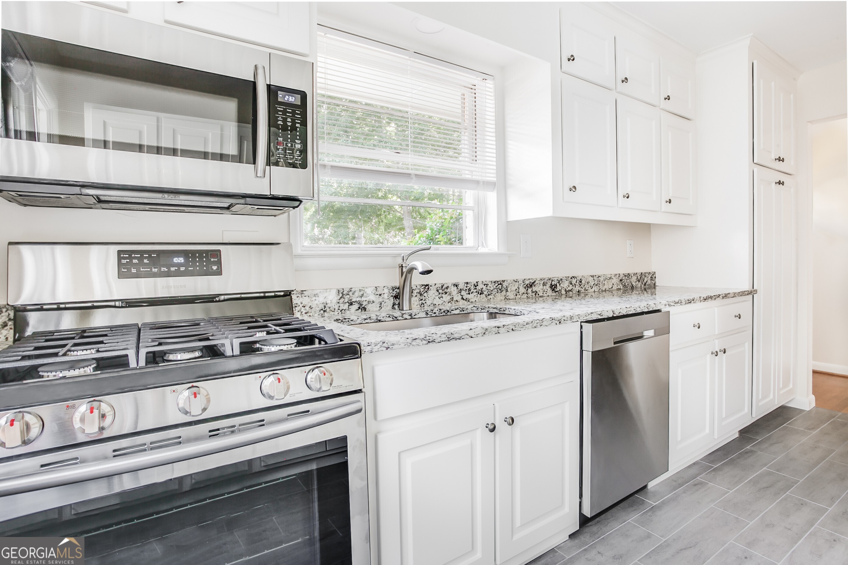 1655 Ridgewood DR NE