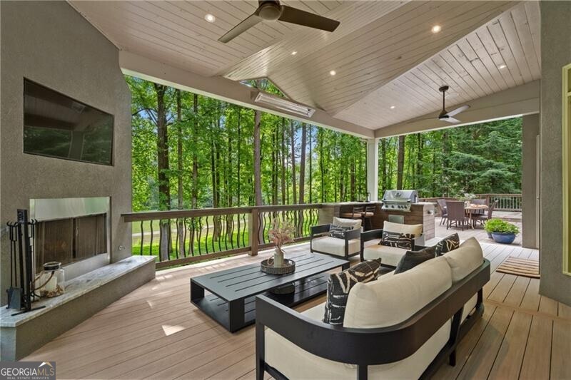 4435 PEMBERTON CV