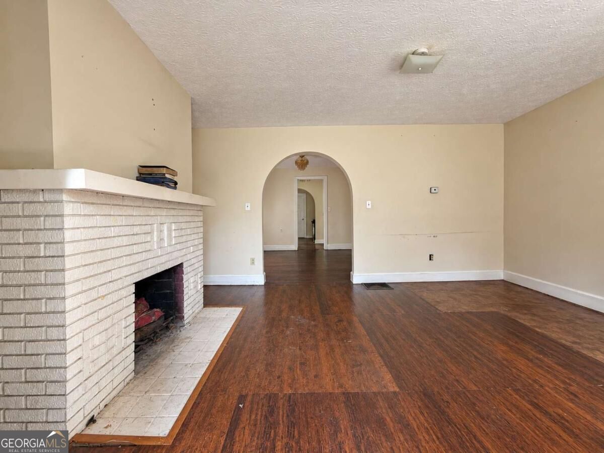 240 Westview PL SW
