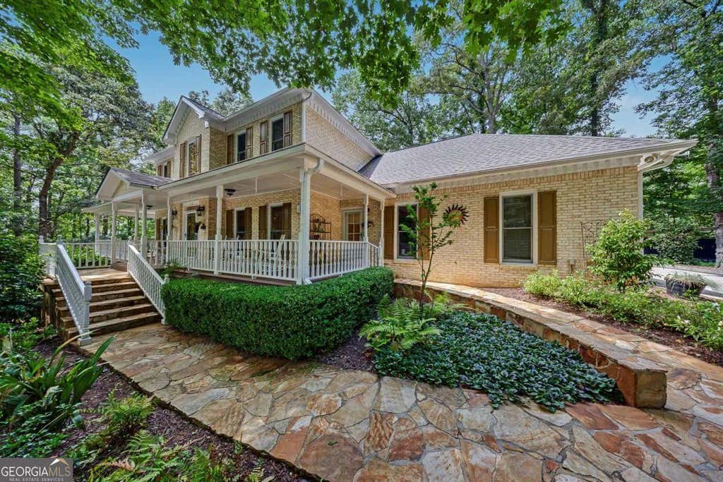 Photo of 1022 Oak Way, Canton, GA 30114 (MLS # 10788514)
