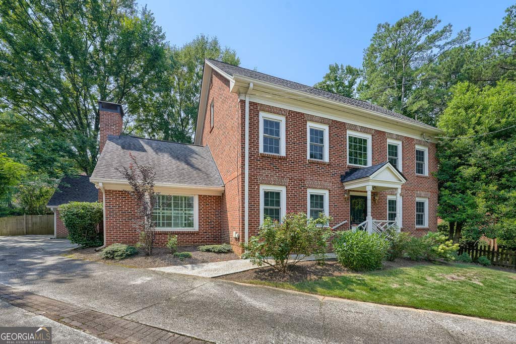 Photo of 3115 Queens Walk NE, Atlanta, GA 30345 (MLS # 10816909)