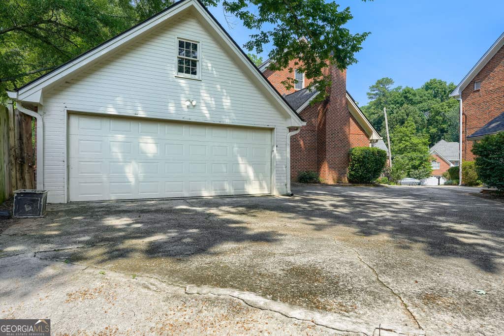 Photo of 3115 Queens Walk NE, Atlanta, GA 30345 (MLS # 10816909)