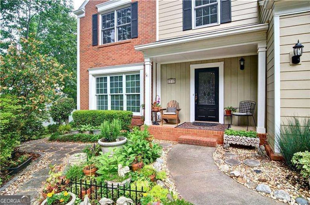 Photo of 2212 McQuiston Drive SW, Marietta, GA 30064 (MLS # 10671310)