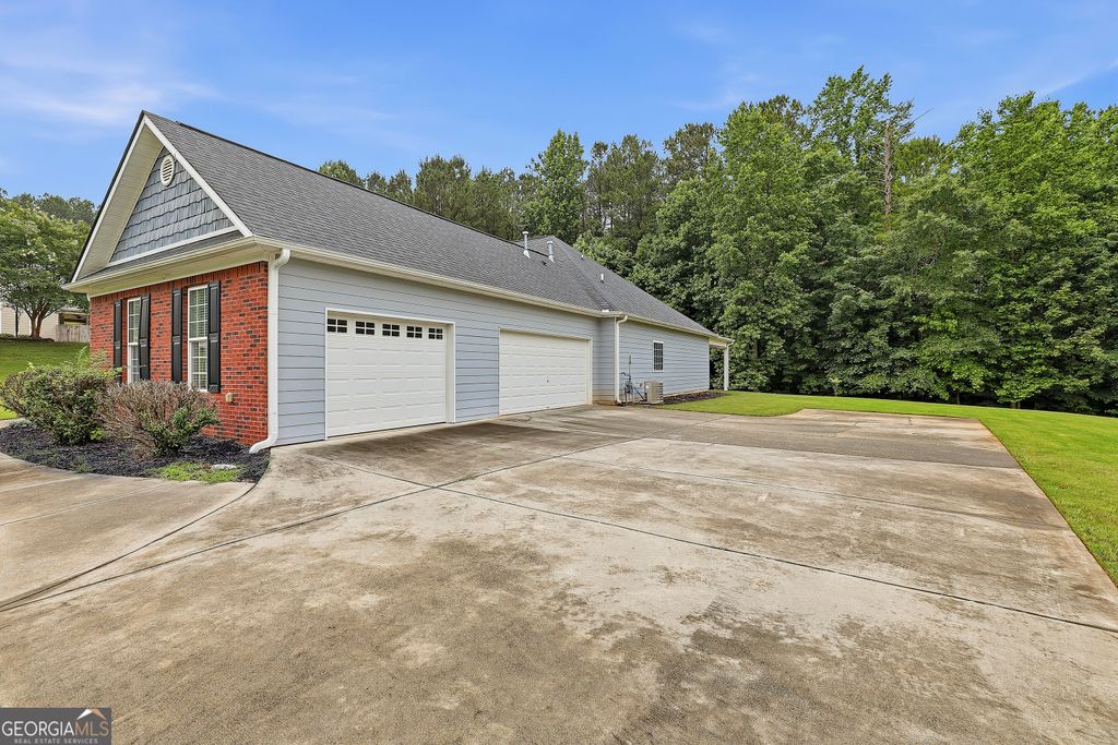 Photo of 50 Yates Court, Newnan, GA 30263 (MLS # 10775035)