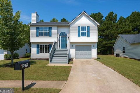 Photo of 7027 Biscayne Boulevard, Rex, GA 30273 (MLS # 10620865)