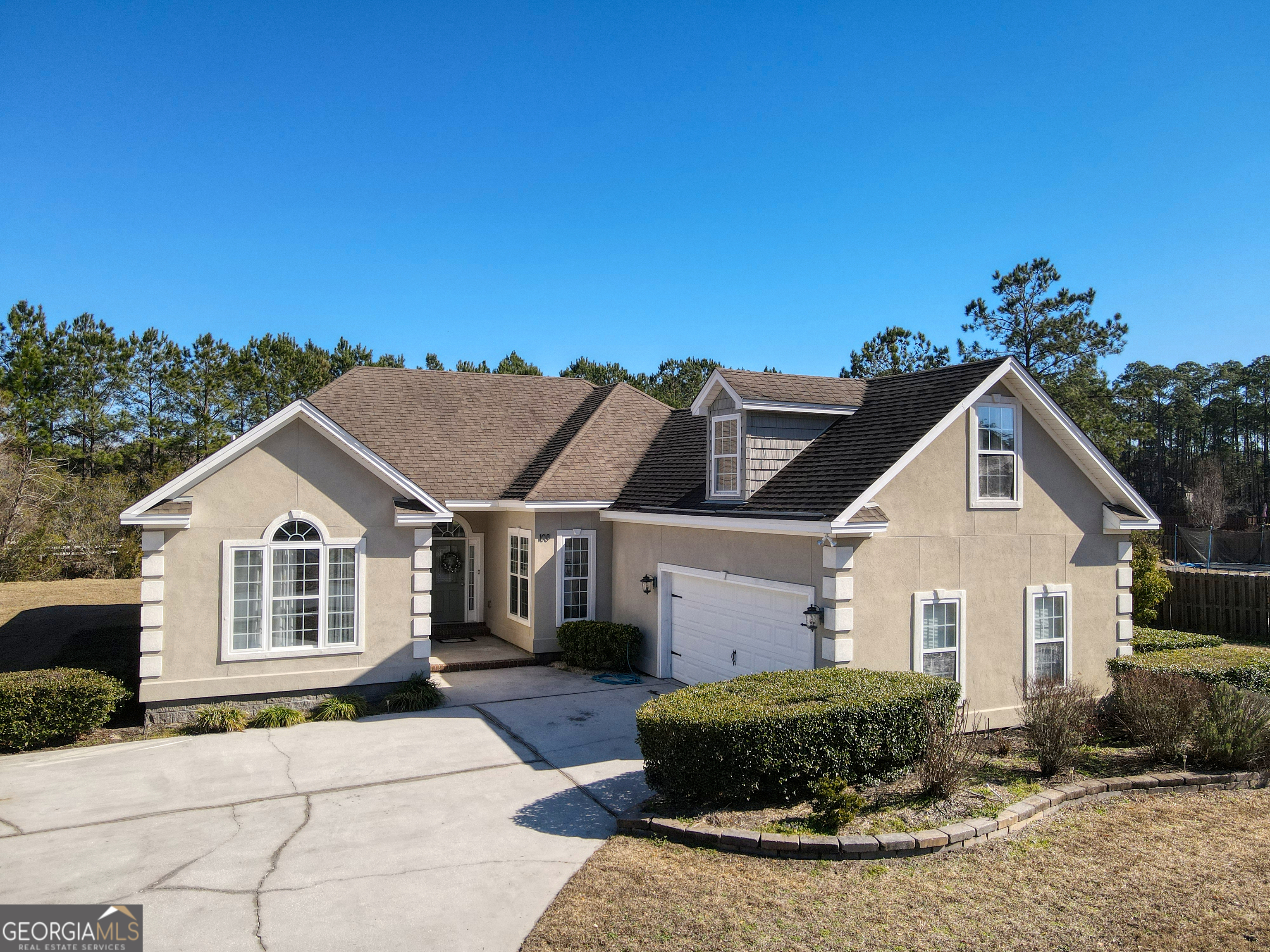 108 Oaklawn DR