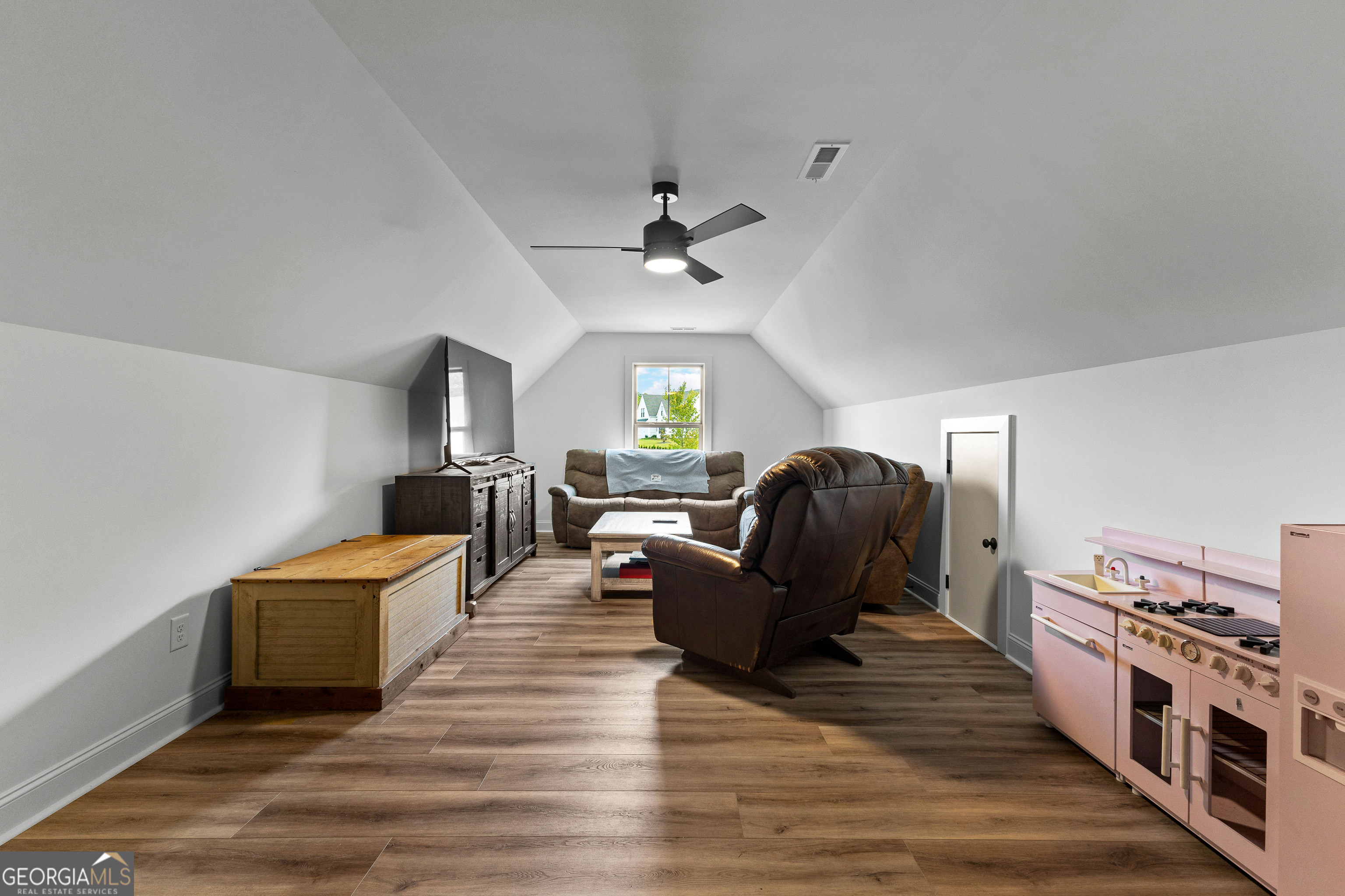 Senoia, Georgia 30276, United States, 4 Bedrooms Bedrooms, ,4 BathroomsBathrooms,Residential,Active,179495