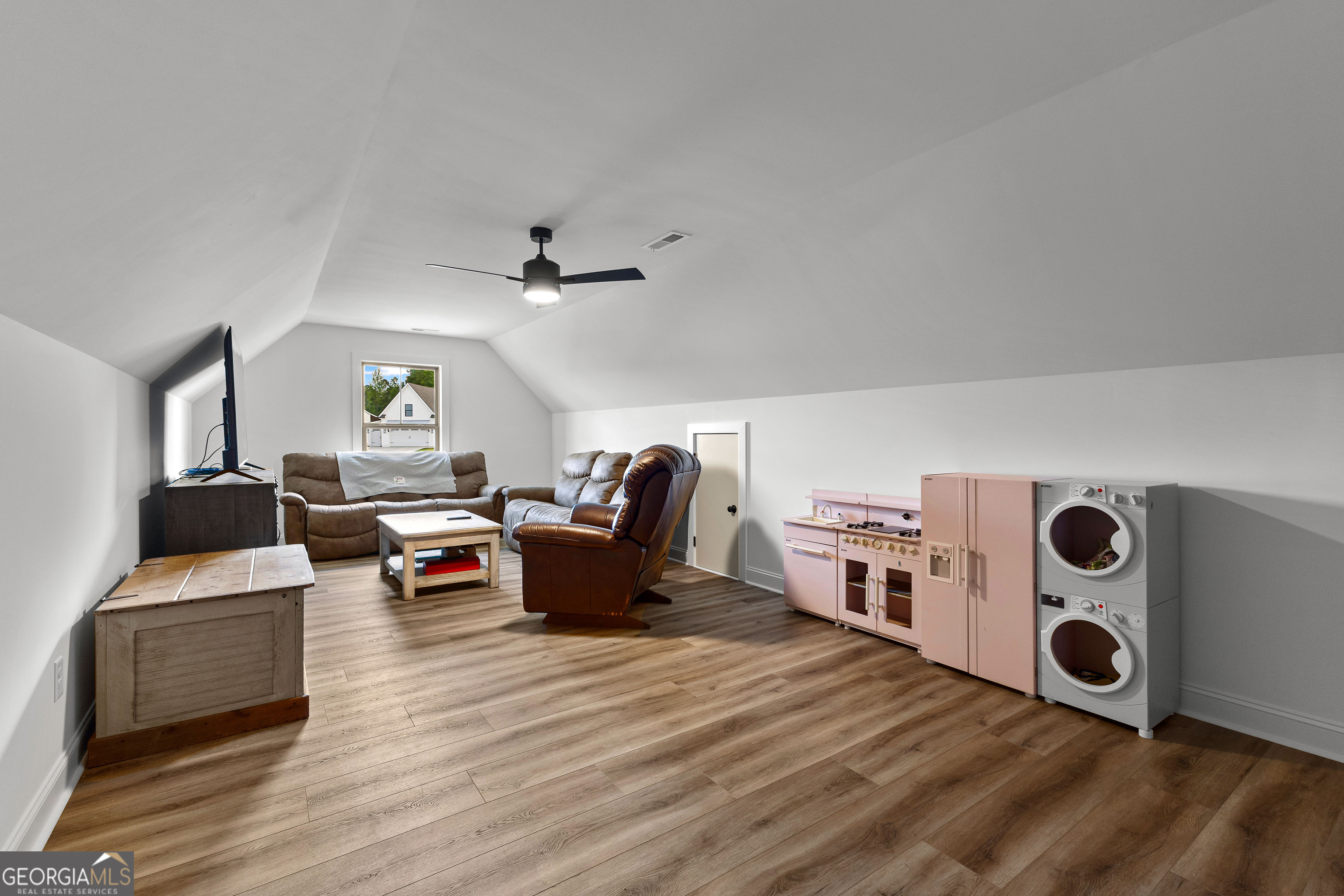 Senoia, Georgia 30276, United States, 4 Bedrooms Bedrooms, ,4 BathroomsBathrooms,Residential,Active,179495