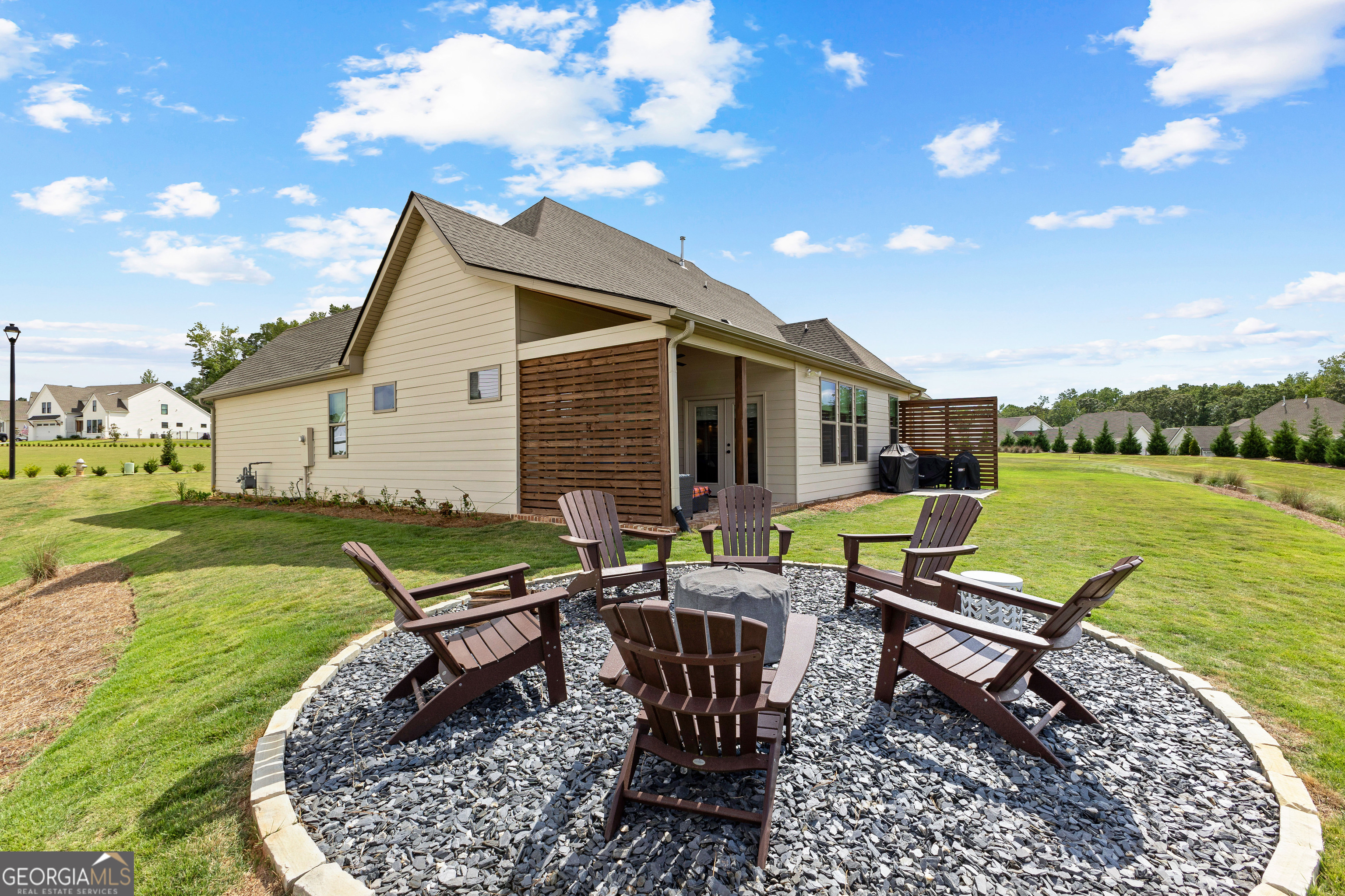 Senoia, Georgia 30276, United States, 4 Bedrooms Bedrooms, ,4 BathroomsBathrooms,Residential,Active,179495