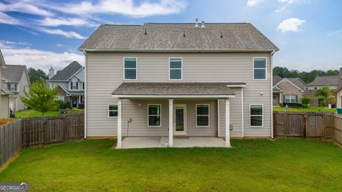 A home in Adairsville