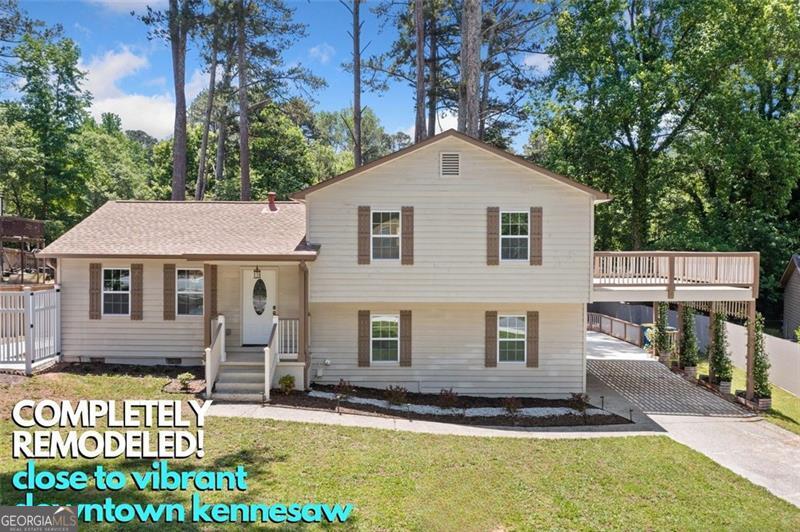 3050 WOODLAND DR
