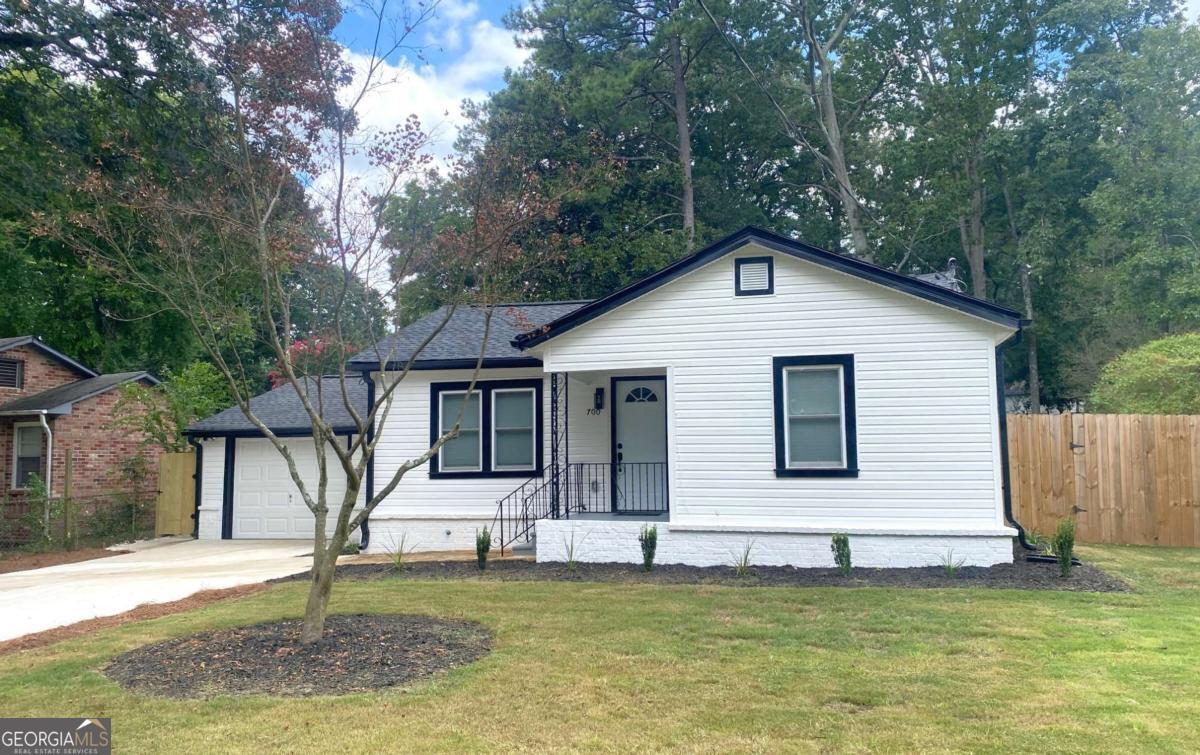 700 Appleton DR SE