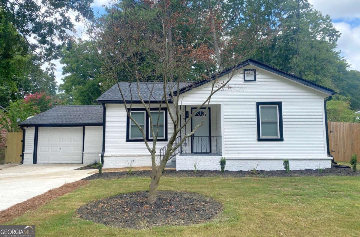 700 Appleton DR SE